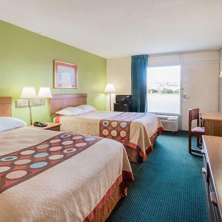 Super 8 By Wyndham Tifton Hotel Exterior foto