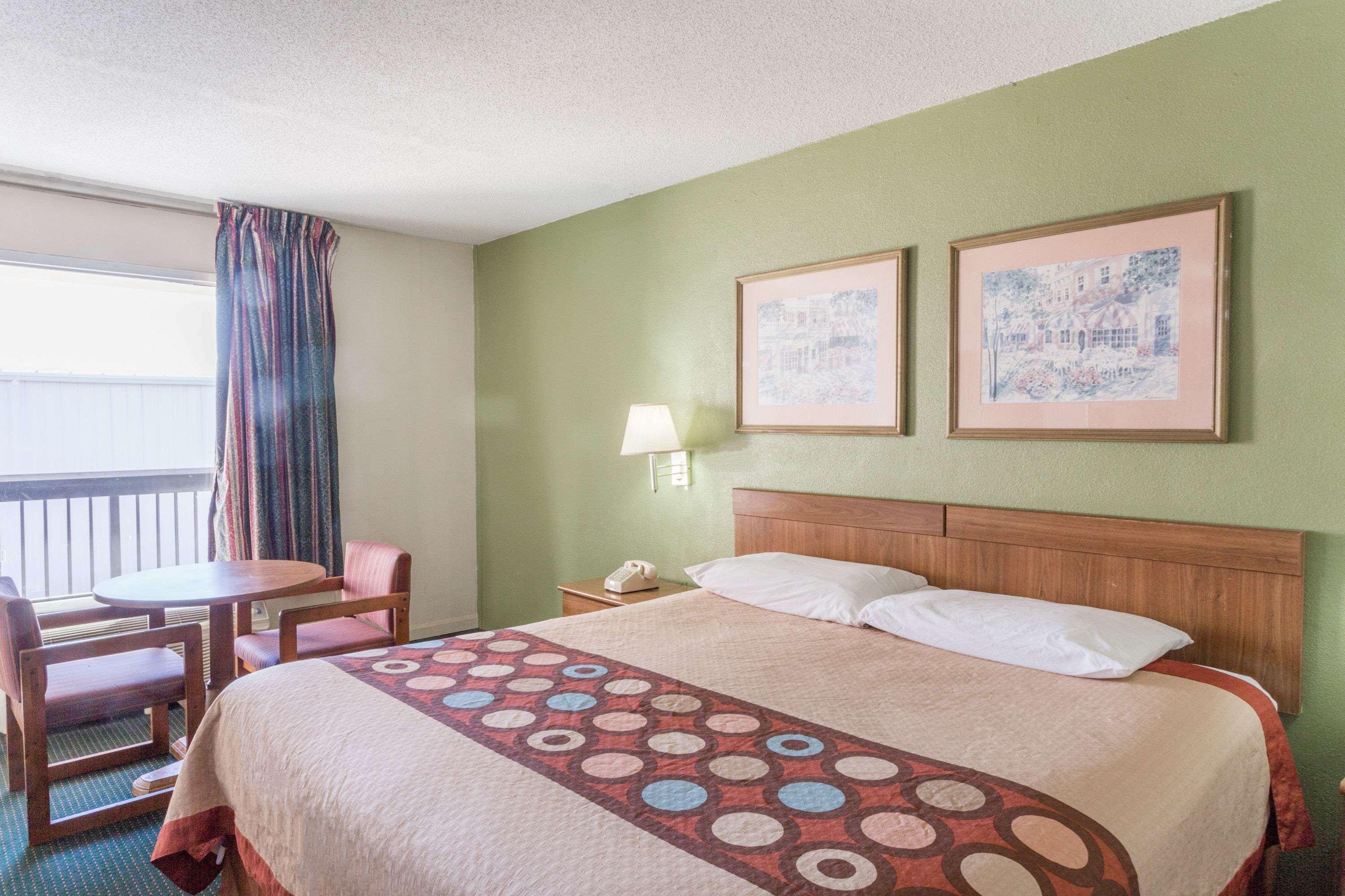Super 8 By Wyndham Tifton Hotel Exterior foto