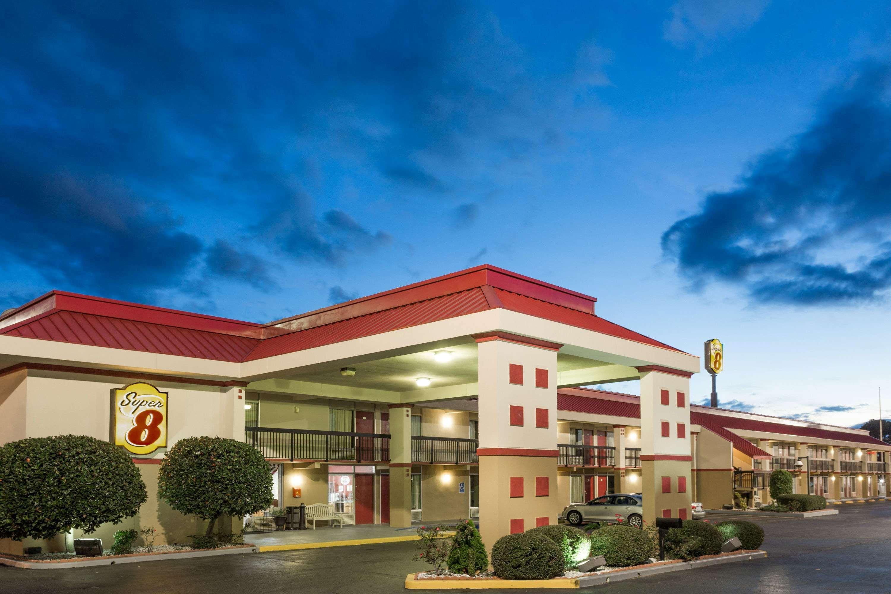 Super 8 By Wyndham Tifton Hotel Exterior foto