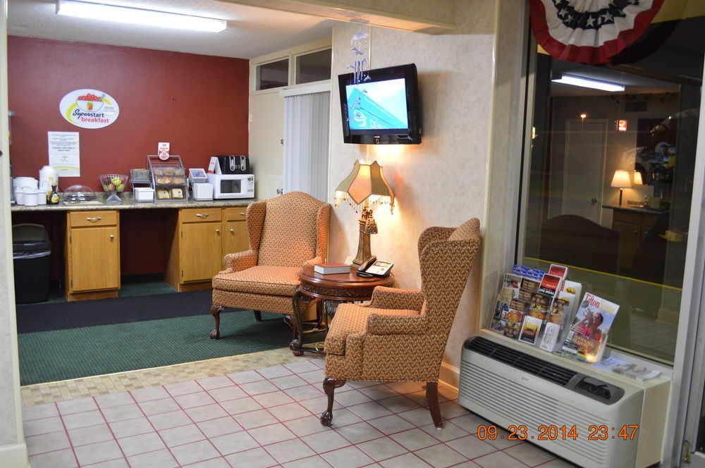 Super 8 By Wyndham Tifton Hotel Exterior foto