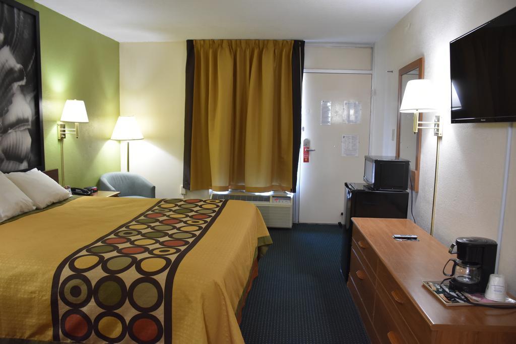 Super 8 By Wyndham Tifton Hotel Exterior foto