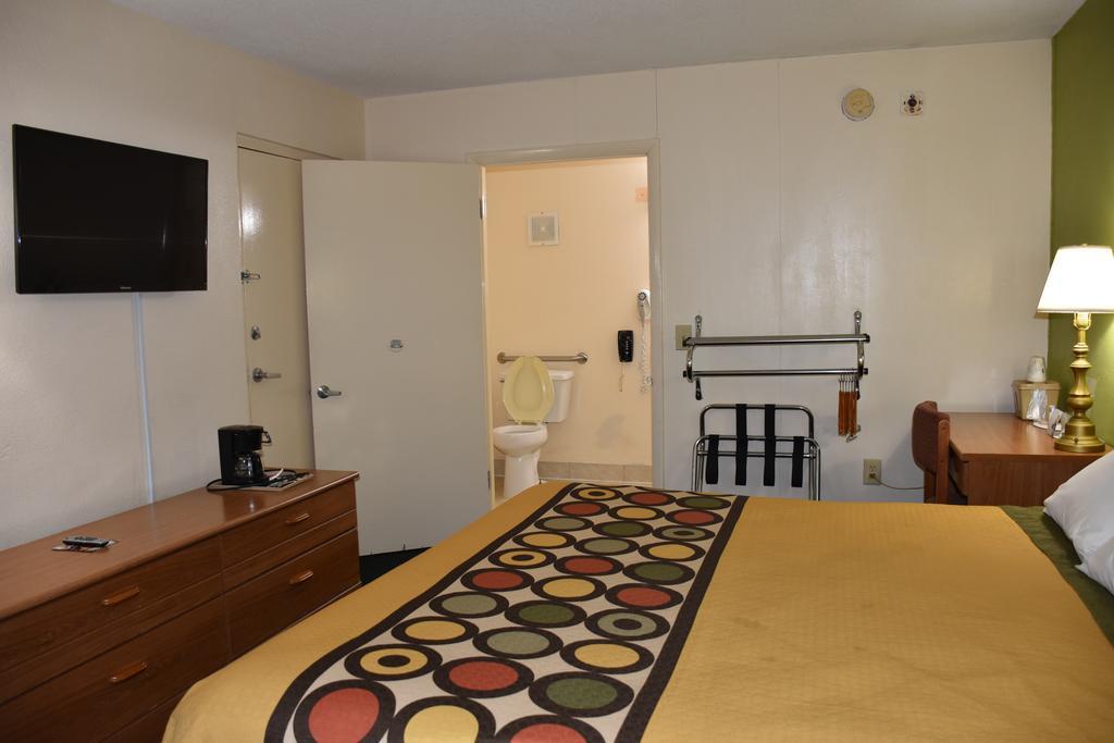 Super 8 By Wyndham Tifton Hotel Exterior foto