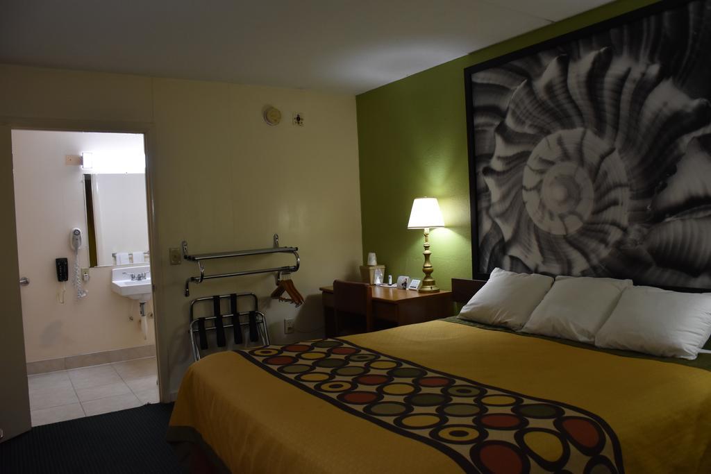 Super 8 By Wyndham Tifton Hotel Exterior foto