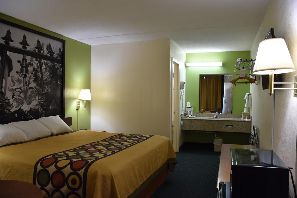 Super 8 By Wyndham Tifton Hotel Exterior foto