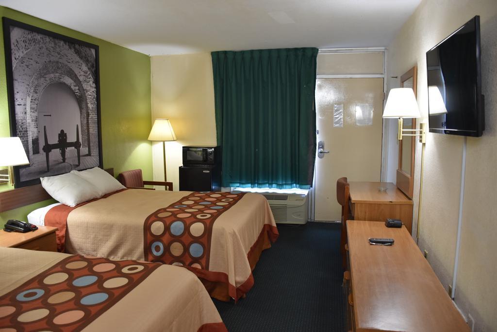 Super 8 By Wyndham Tifton Hotel Exterior foto