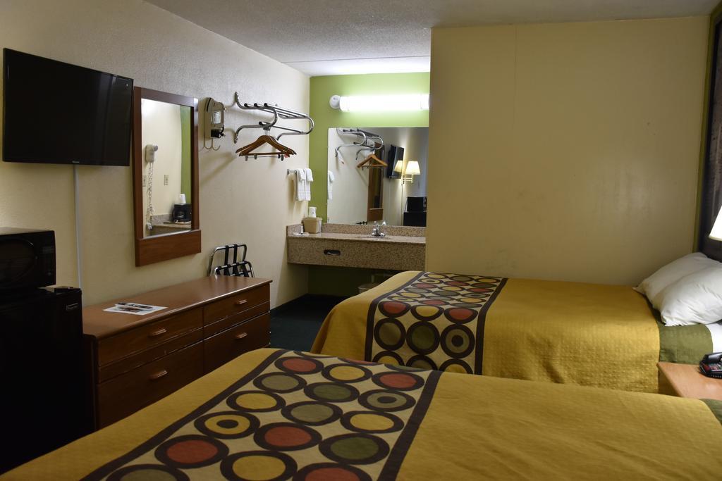 Super 8 By Wyndham Tifton Hotel Exterior foto