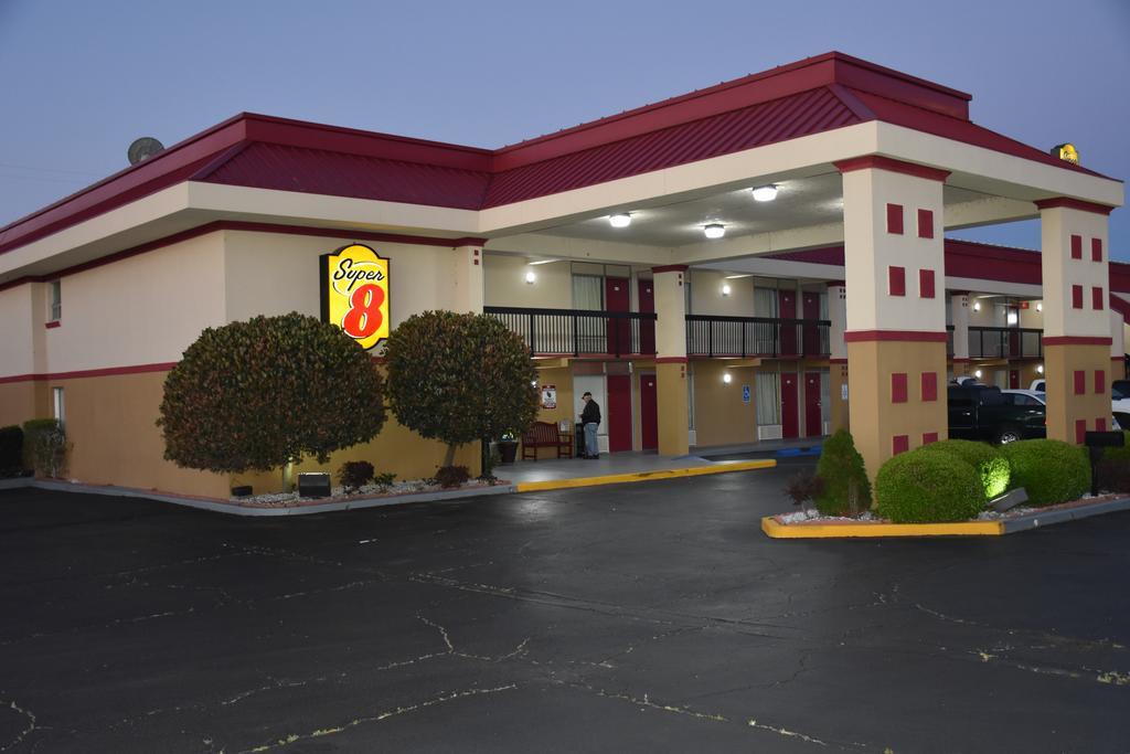 Super 8 By Wyndham Tifton Hotel Exterior foto